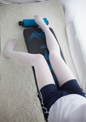 撕掉她的衣服吮的双乳游戏